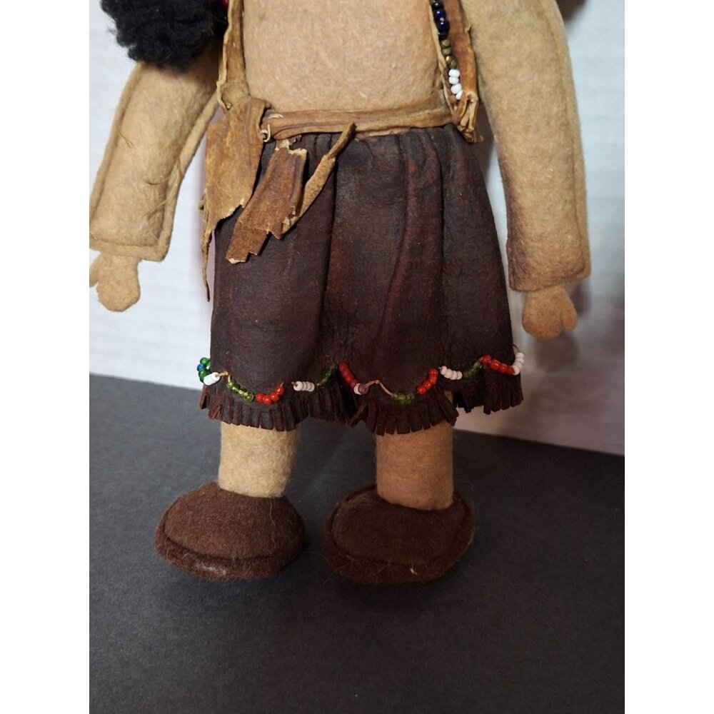 2 - Vintage Native American Handmade 7.5" Leather Clothing Dolls - Picture 9 of 16